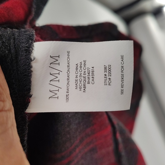 Cabi 3587 Cunningham Top Red And Gray Size Medium Half Button Pullover - Picture 5 of 7